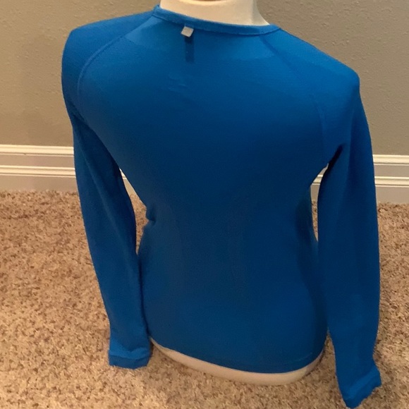 Nike dry fit long sleeve top✨ - Picture 3 of 4